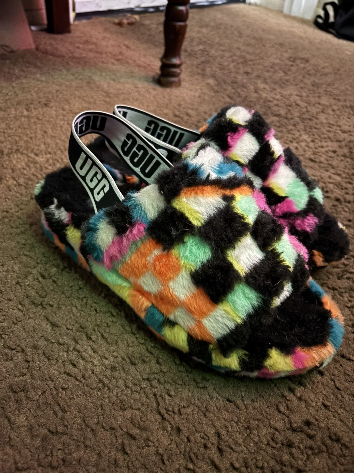 UGG Slippers *WORN ONCE*