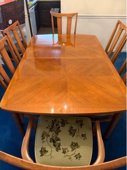 Dining Table + 3 Leaves (Expandable to Seat 8–10)
