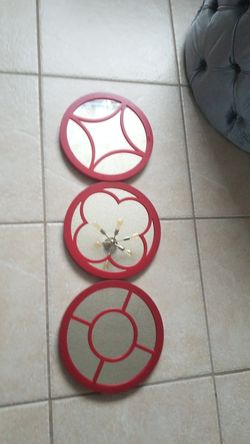 Red round mirror set of 3
