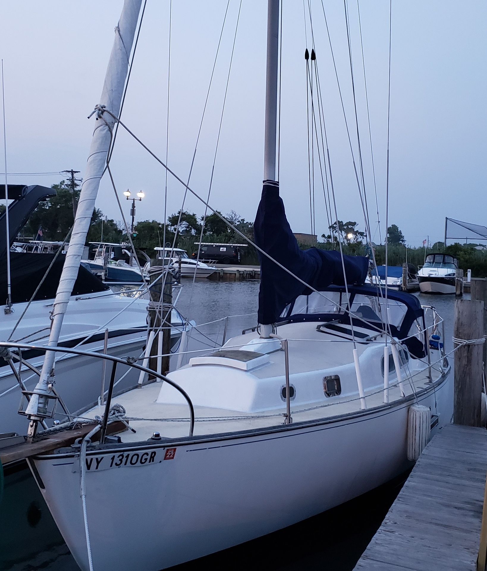 1969 30’ Pearson Wanderer Sloop Sailboat - $4,500