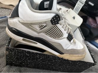 Jordan 4 military black size 9 mens