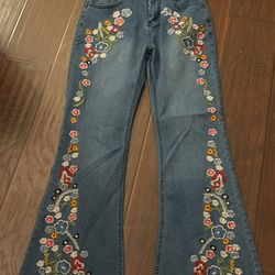 Bootcut embroidered jeans
