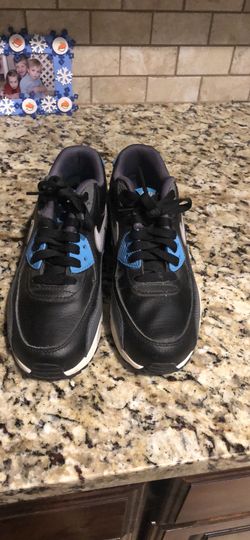 Boys Nike AirMax size 4.5, excellent condition