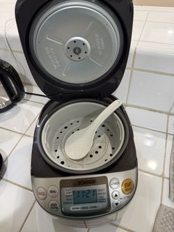 Zojirushi NS-TSC10 Rice Cooker 5.5 Cup – New Open Box – $100