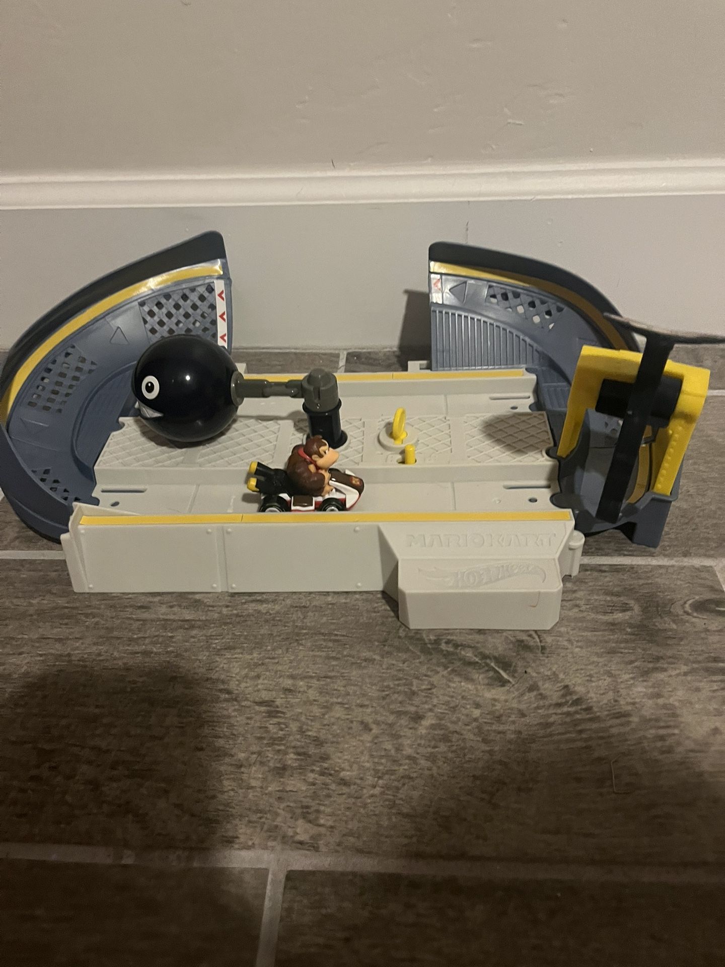 Kids Donkey Kong Car Race Track Toy