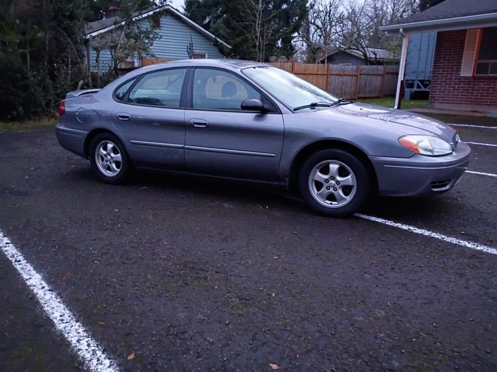 2006 Ford Taurus