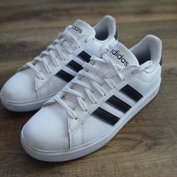 Adidas Sneakers 