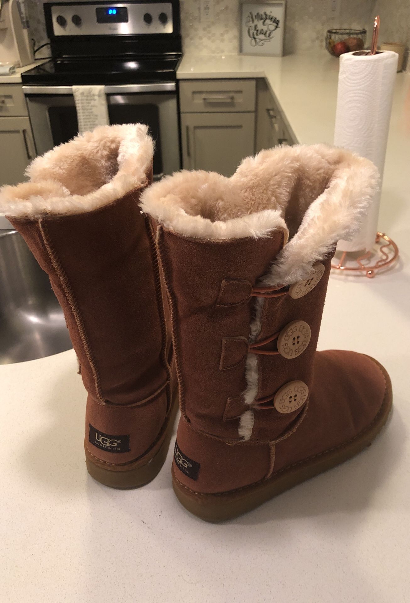 UGG Boots HAVE NEVER BEEN WORN size 7