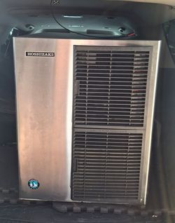Commercial Ice Maker