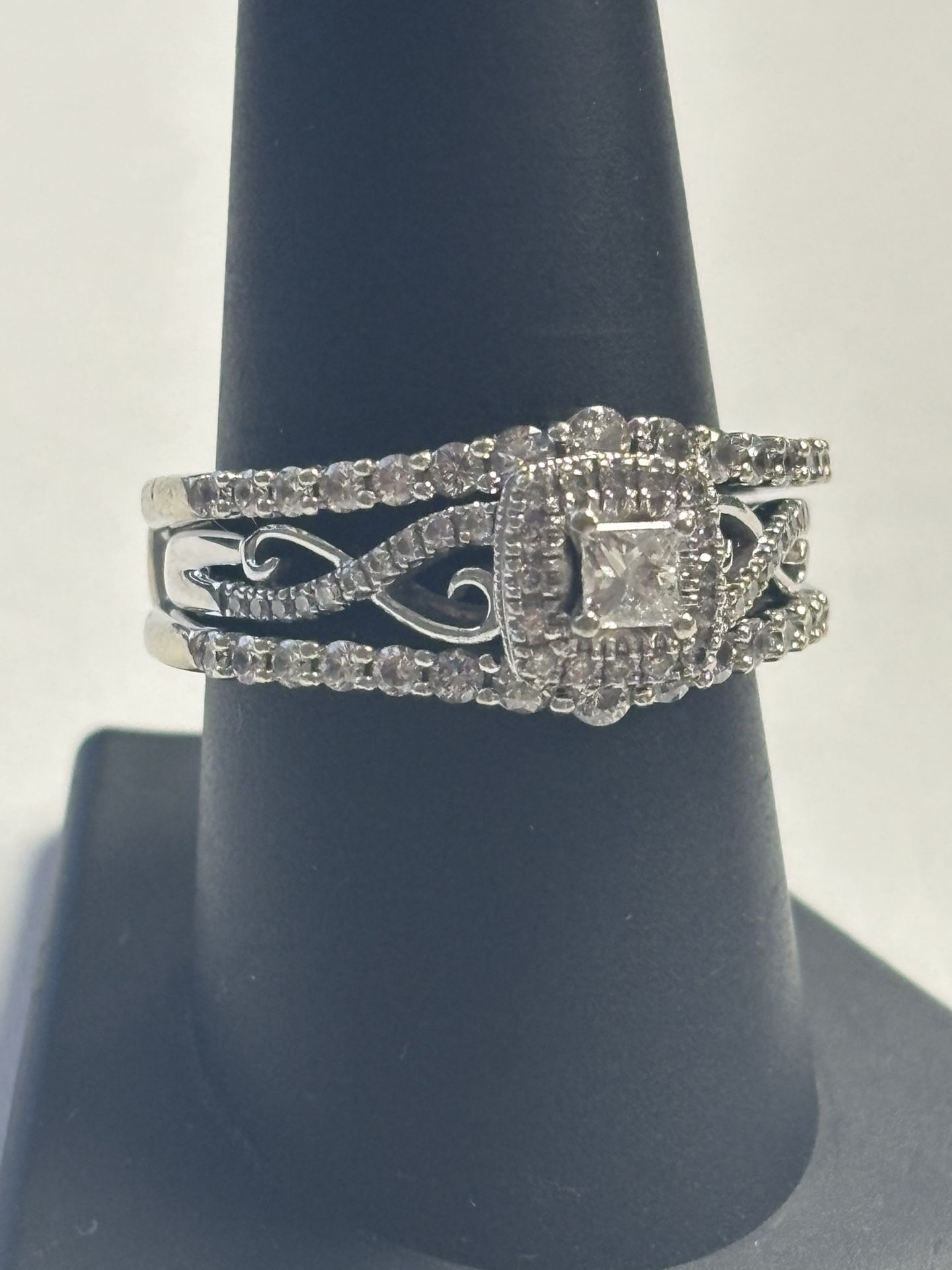 The Leo 2 Piece Diamond Bridal Set 10k White Gold