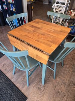 Cute Dinette Dining Table w Chairs