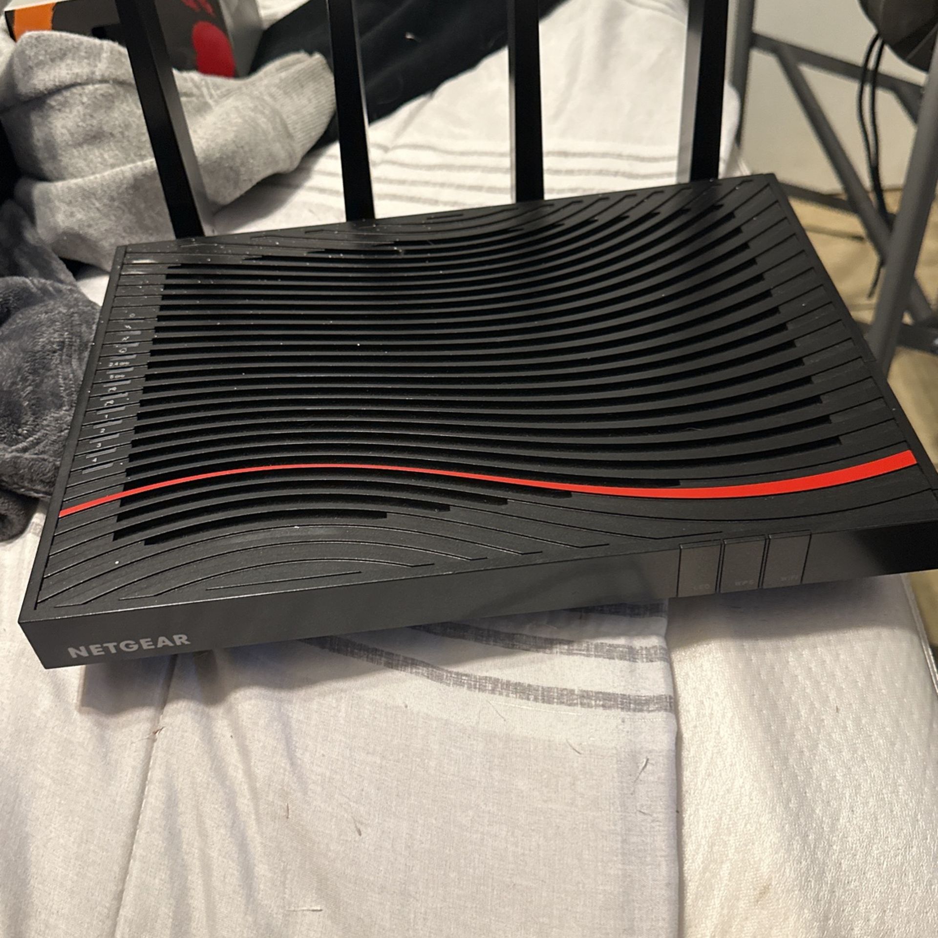 NETGEAR Nighthawk Cable Modem WiFi Router