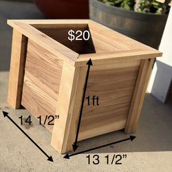 planteros de madera resistentes