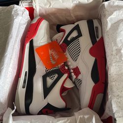 Retro 4s Size 8 Brand new