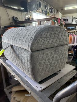 Beautiful Ottoman 25.5”W  x 16” H  x. 17”D
