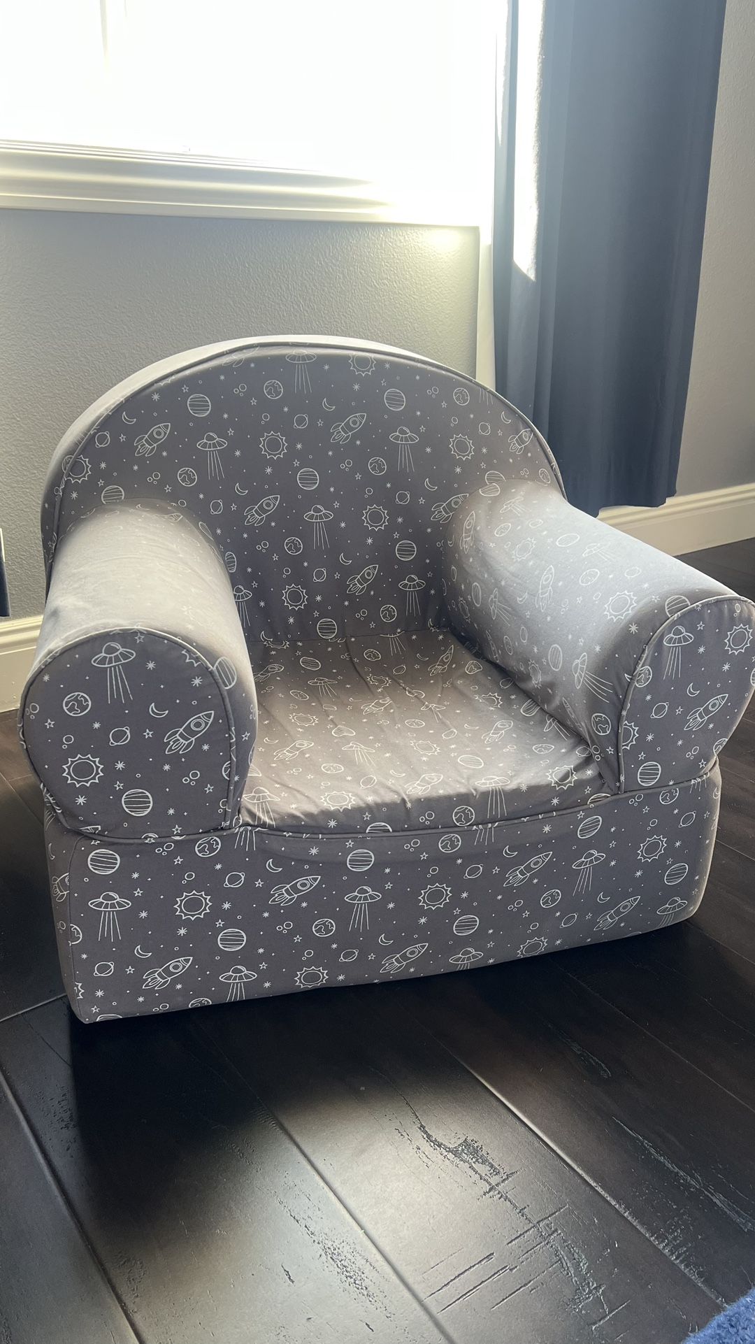 Crate And Barrel Kids Lounge Nod Chair