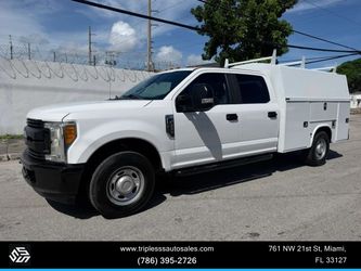 2017 Ford F350 Super Duty Crew Cab & Chassis