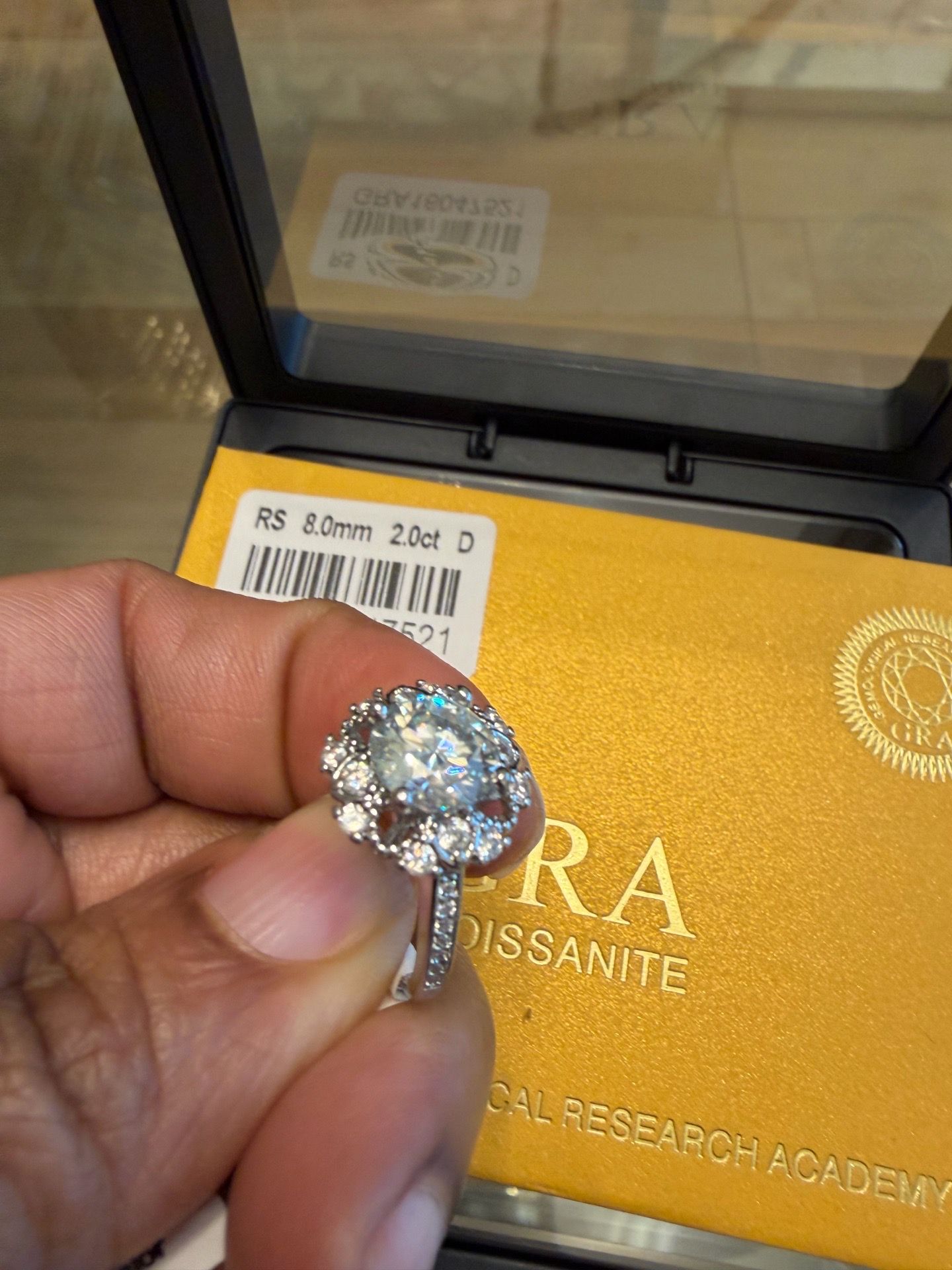 Size 8 mossanite diamond wedding ring size 8