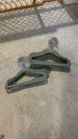 FREE children’s velvet hangers 
