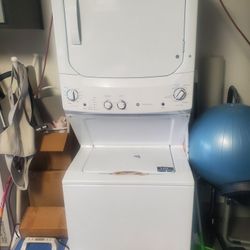 Near New Washer/ Dryer Combo 