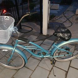 Electra  3 gear cruiser with basket 