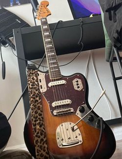 Squier Jaguar 70s Vibe