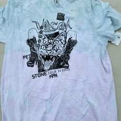 New Volcom T Shirt. Xl.