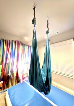 Silk Aerial Yoga