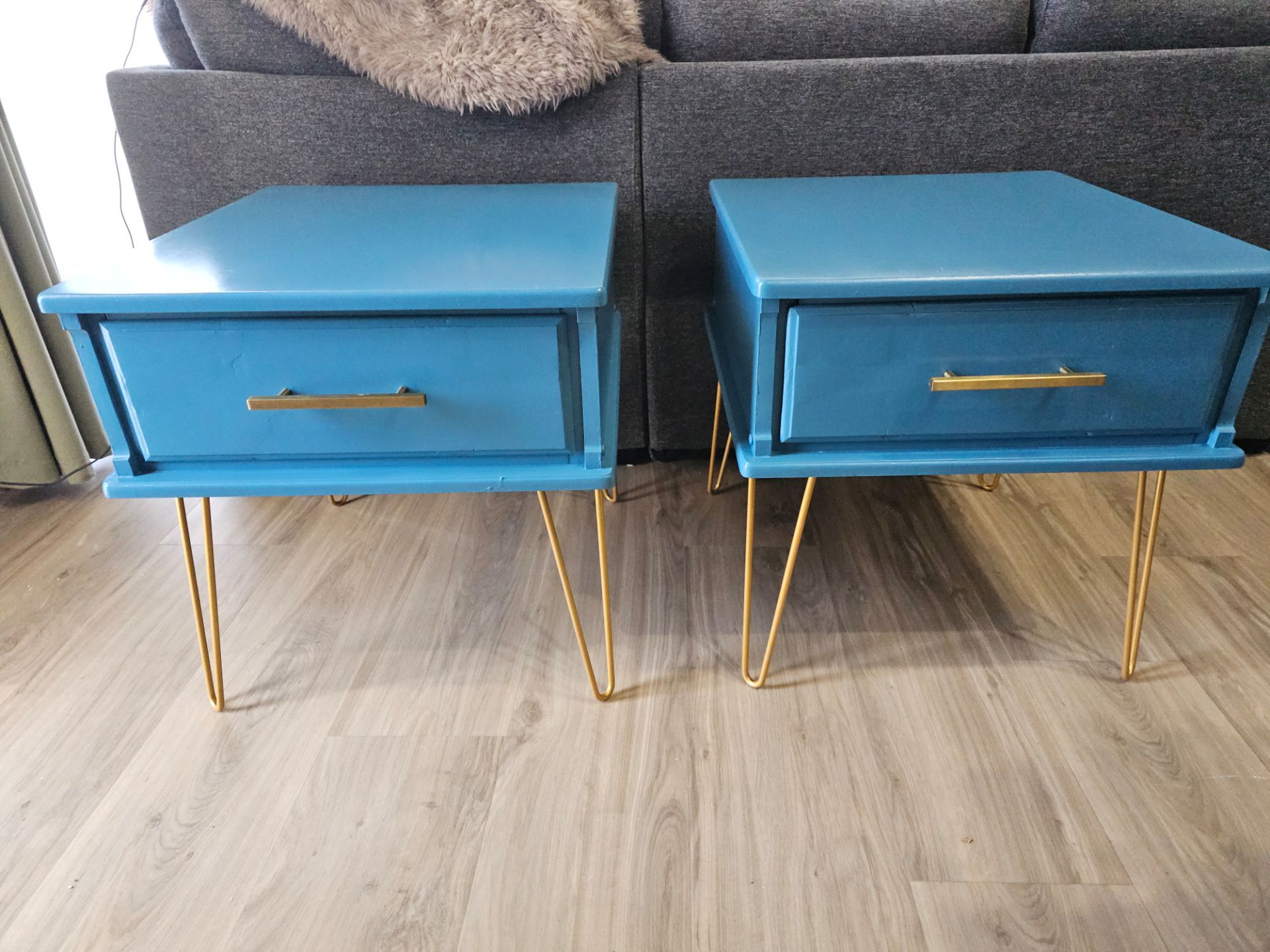 2 nightstands/End tables