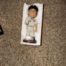 Chicago White Sox Robin Ventura Bobblehead. Box is damaged see pics 