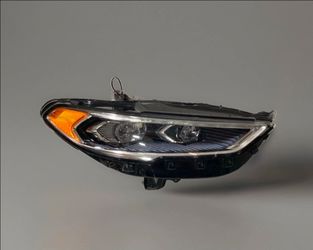 2017 2018 2019 2020 FORD FUSION LED RIGHT HEADLIGHT USED OEM SHELL HS73-13E014AF