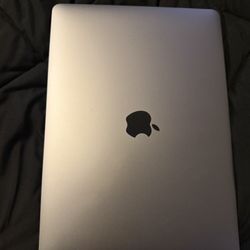 MacBook Pro 2022 M2