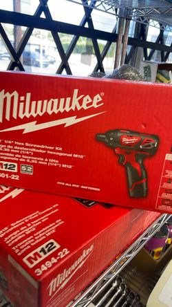 Milwaukee M12 Screwdriver Kit 2401-22-pick up only