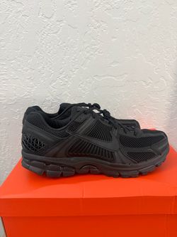 Nike Zoom Vomero 5 all black $160 obo new. Size 13 men