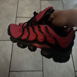 Red n Black Vapor Maxes 
