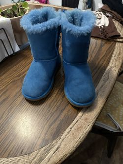 UGG Size 1