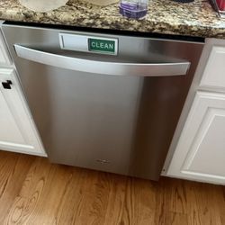 Whirlpool Dishwasher 