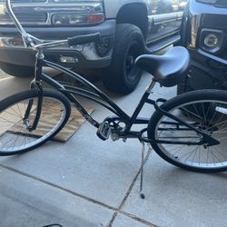 26” Electra Cruiser Bike Like New With Pump