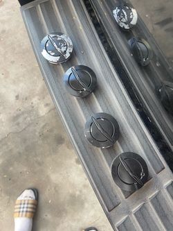 Chrysler 300 center caps
