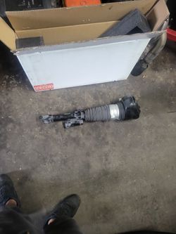 2016 Bmw 740i Right Front Air Strut Rwd