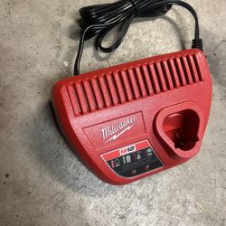 Milwaukee M12 Battery Charger 