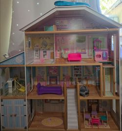 Kidcraft Doll House