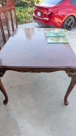 Dining room table