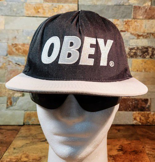 Obey Hat • SnapBack  • Black/Silver Contrast Embroidered Logo Hat • 

Cap-4