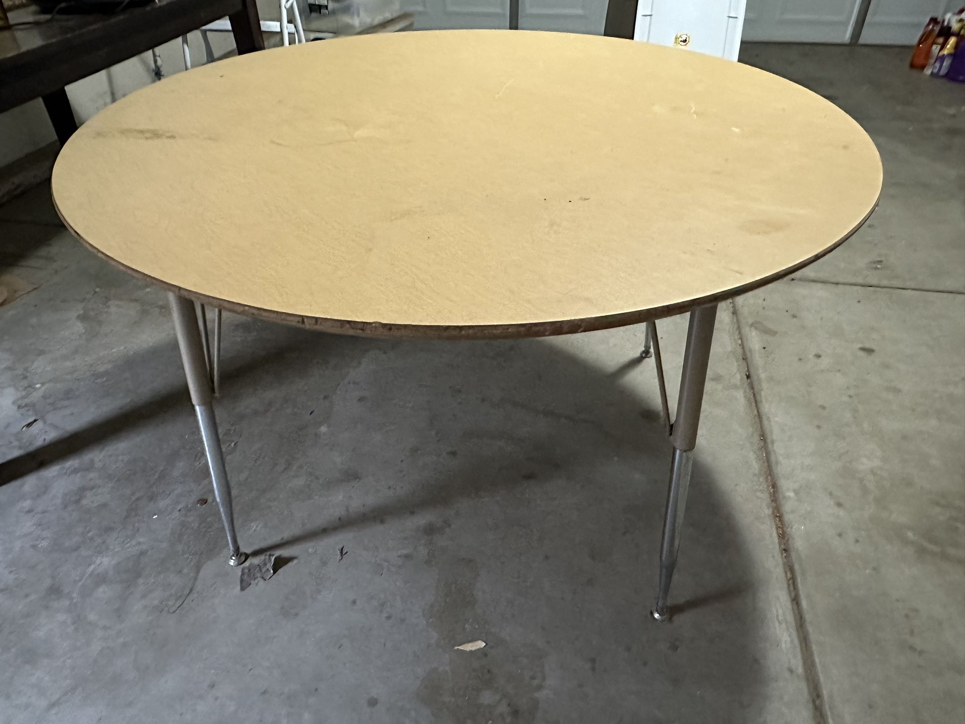 Round Table - Light Oak