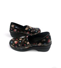 Sugar Skull Clogs Size 7