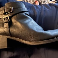 NATURALIZER LEATHER ZIP BOOTIES 9