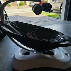 mamaRoo® multi-motion baby swing®