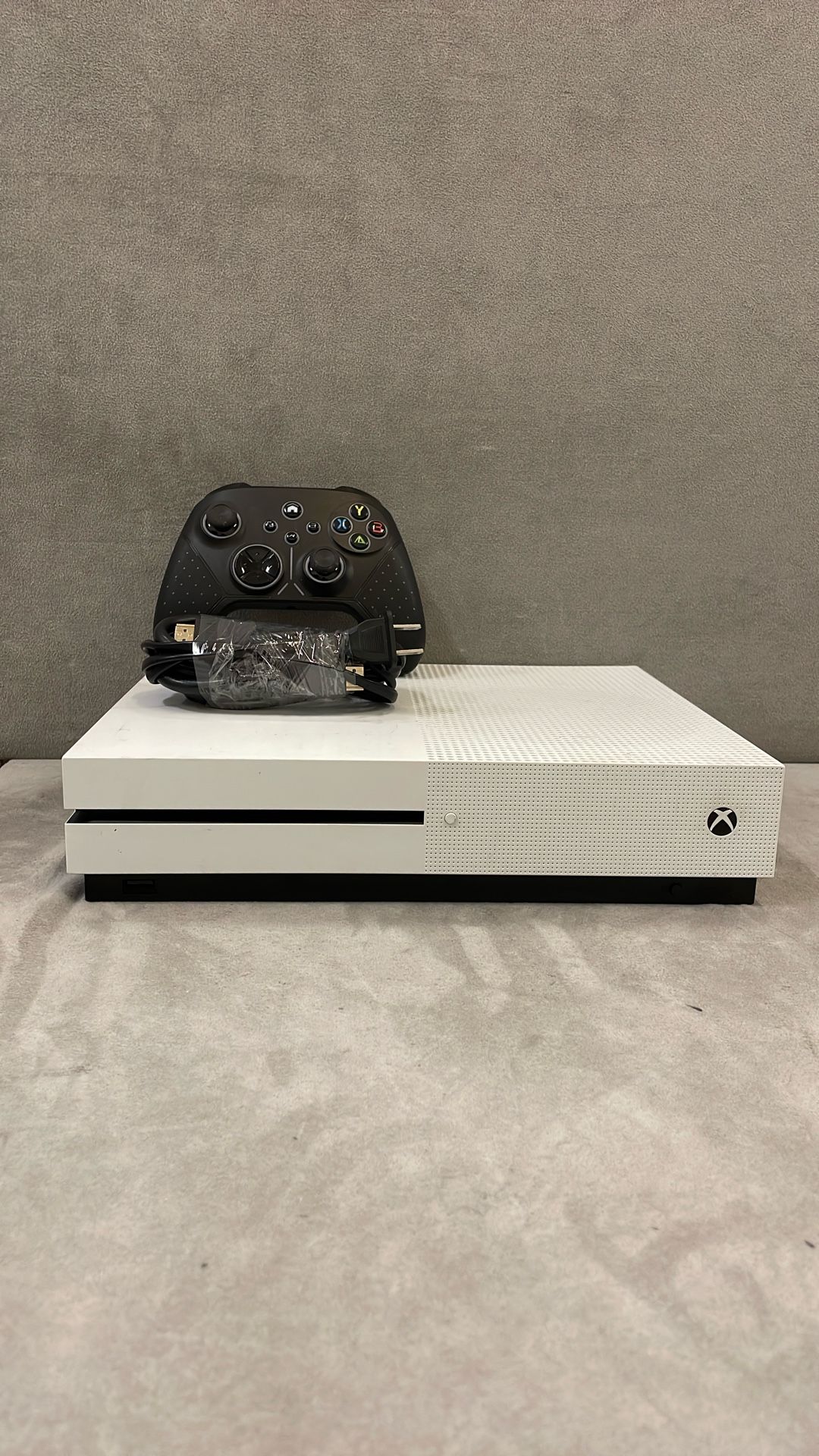 Xbox one S W/Controller & Cords