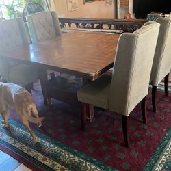 Heavy Duty Wood Square Kitchen Table With 4 Nice Chairs